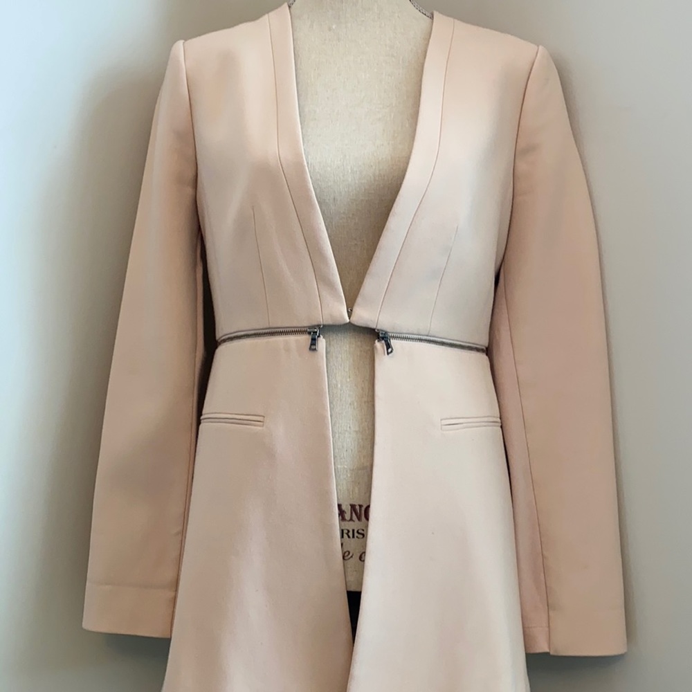 BCBG MaxAzria longer peach blazer